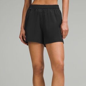Lululemon lightweight hiking shorts (0)